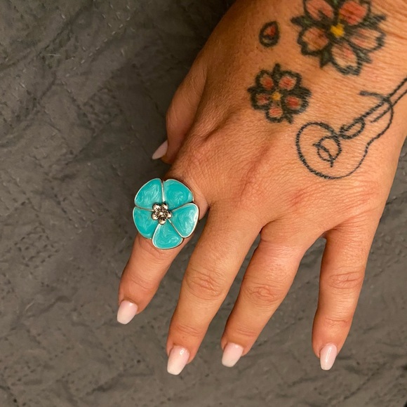 Floral Ring - Picture 4 of 5